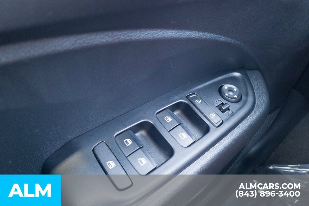Certified 2026 Hyundai Venue SE FWD image 33