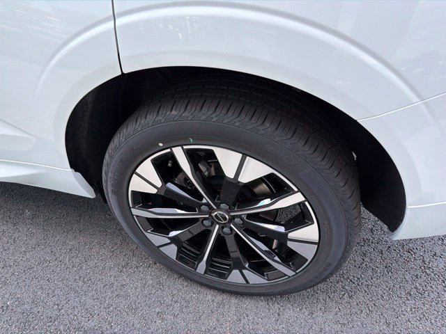 New 2027 Volvo XC60 B5 Plus AWD/4WD image 6