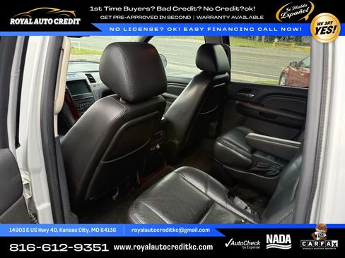 Used 2011 Cadillac Escalade ESV Luxury AWD/4WD image 11