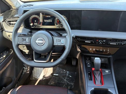 New 2026 Nissan Kicks SR FWD image 12