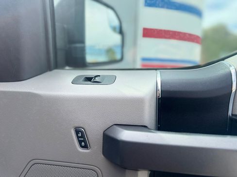 Used 2018 Ford F150 XLT image 39