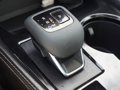 Used 2023 Nissan Rogue SL w/ SL Premium Package image 12