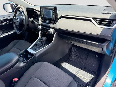 Used 2019 Toyota RAV4 XLE FWD image 13