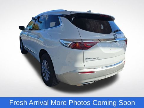Used 2024 Buick Enclave Premium image 8
