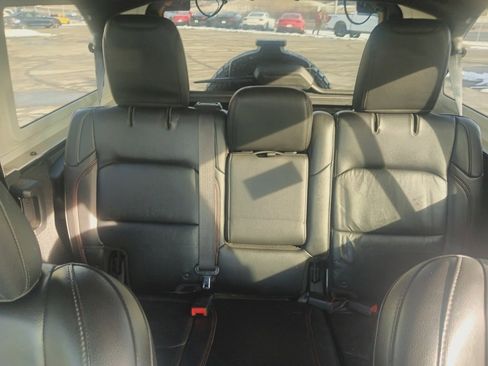 Used 2018 Jeep Wrangler Unlimited Rubicon image 14