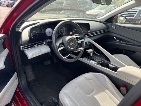 Used 2024 Hyundai Elantra Limited image 12