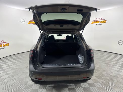 New 2026 Nissan Kicks SV w/ Illumination Package image 5