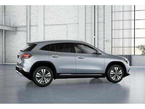 New 2025 Mercedes-Benz GLA 250 4MATIC image 18