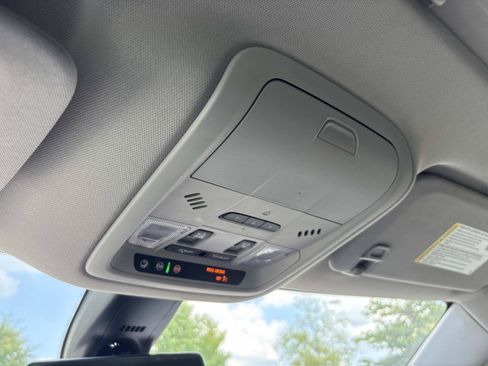 Used 2021 Buick Enclave Avenir w/ Avenir Technology Package AWD/4WD image 28
