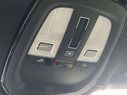 Used 2025 Volvo XC90 B5 Plus image 23