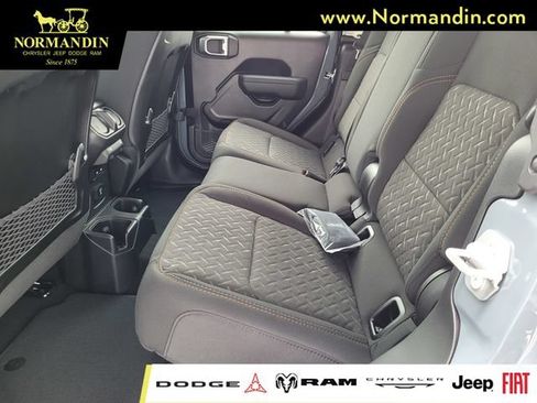 New 2026 Jeep Gladiator Mojave AWD/4WD image 6