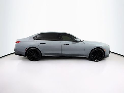 Used 2025 BMW 760i xDrive w/ Executive Package AWD/4WD image 8