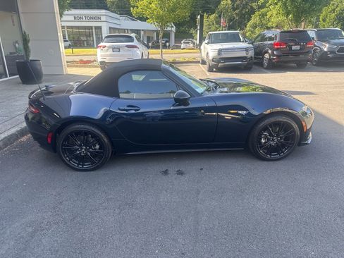 Used 2025 MAZDA MX-5 Miata Club w/ Weather Package RWD image 6