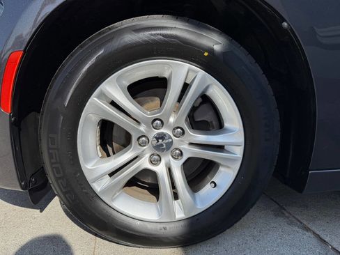 Used 2020 Dodge Charger SXT w/ Leather Interior Group image 18