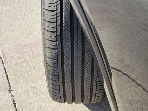 Certified 2025 Mercedes-Benz GLC 300 image 11