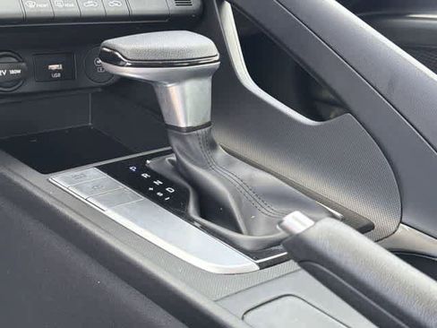 Used 2024 Hyundai Elantra SEL FWD image 24