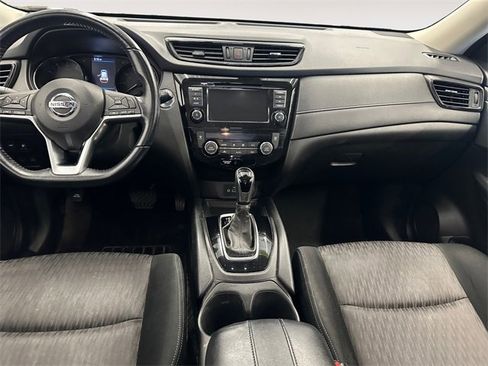 Used 2020 Nissan Rogue SV image 9