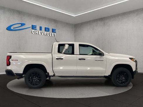 New 2026 Chevrolet Colorado W/T w/ WT Custom Package AWD/4WD image 9