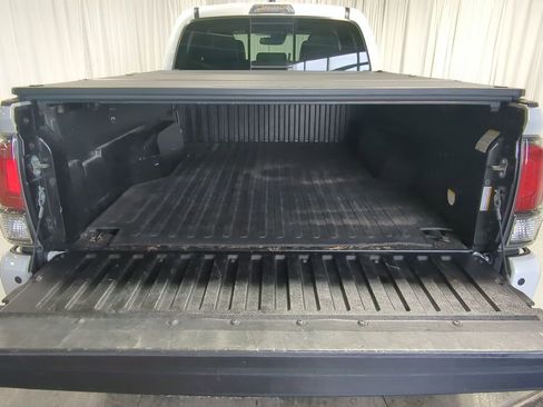 Used 2021 Toyota Tacoma Limited image 45