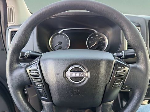 Used 2022 Nissan Frontier SV image 22