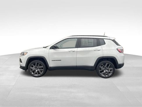 New 2026 Jeep Compass Latitude image 8