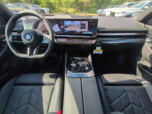 Used 2027 BMW 530i xDrive w/ M Sport Package AWD/4WD image 16