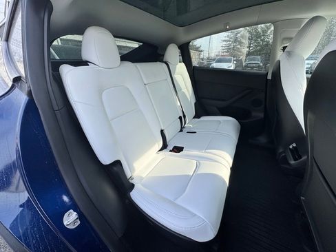 Used 2024 Tesla Model Y Long Range image 16