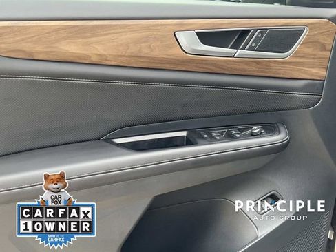 Used 2025 Volkswagen Atlas SE w/ Panoramic Sunroof Package AWD/4WD image 12