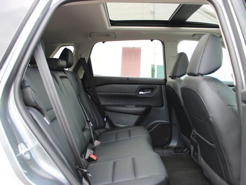 Certified 2024 Nissan Rogue SV w/ SV Premium Package image 14