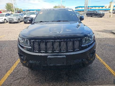 Used 2015 Jeep Grand Cherokee Altitude AWD/4WD image 8