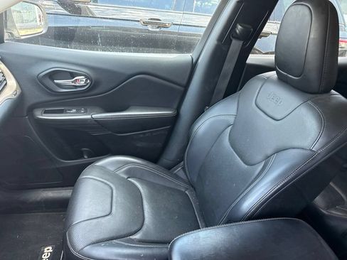 Used 2014 Jeep Cherokee Limited w/ Luxury Group AWD/4WD image 17