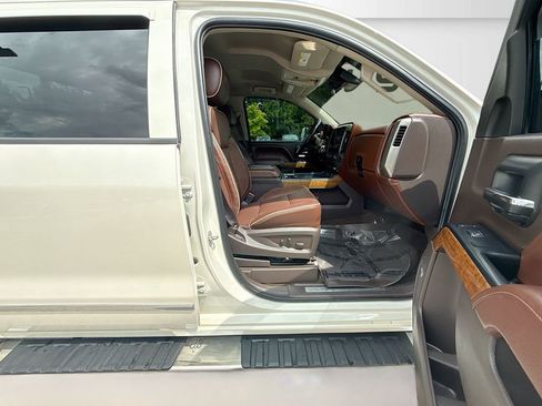 Used 2014 Chevrolet Silverado 1500 High Country w/ High Country Premium Package AWD/4WD image 27