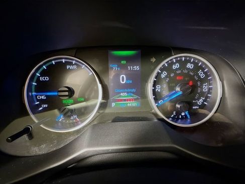 Used 2021 Toyota RAV4 XLE Premium image 17