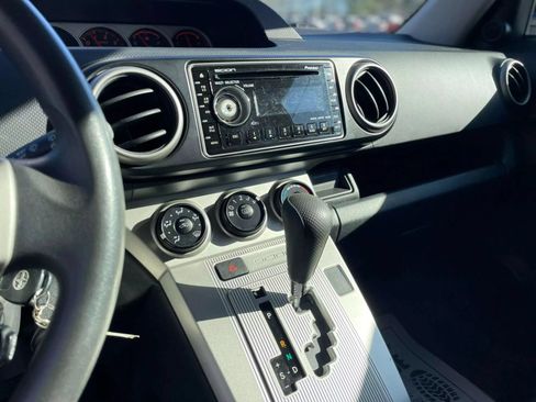 Used 2008 Scion xB FWD image 13