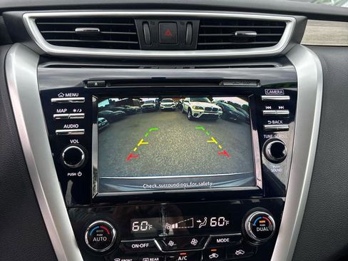 Used 2018 Nissan Murano S AWD/4WD image 12