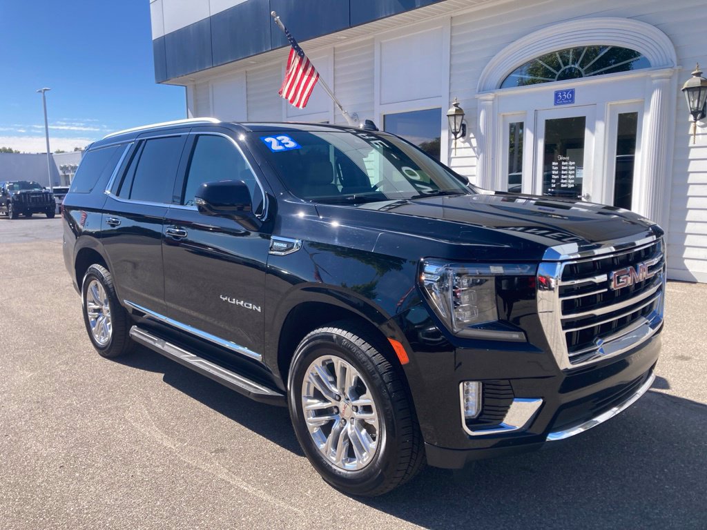 Certified 2023 GMC Yukon SLT w/ SLT Luxury Package AWD/4WD image 3