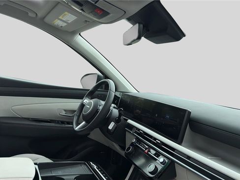 Used 2025 Hyundai Tucson Limited FWD image 21