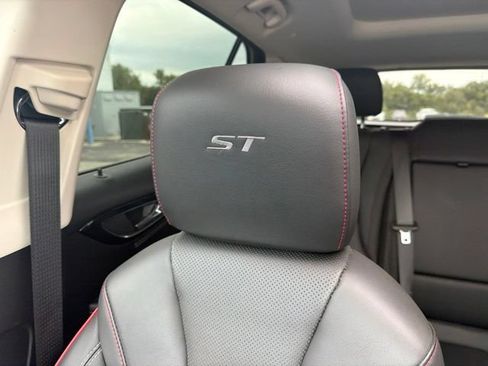 Used 2023 Buick Envision Essence w/ Sport Touring Package AWD/4WD image 64