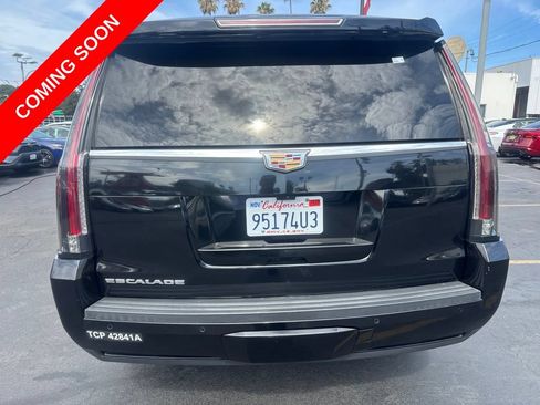 Used 2020 Cadillac Escalade ESV Luxury RWD image 4