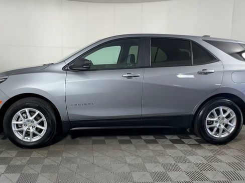 Used 2023 Chevrolet Equinox LS w/ LS Convenience Package image 6