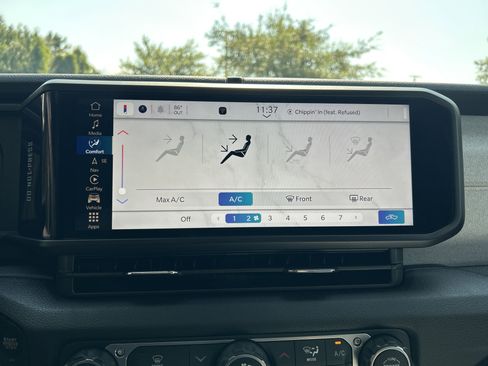 New 2025 Jeep Gladiator Sport image 26