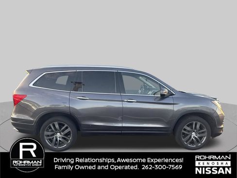 Used 2017 Honda Pilot Elite image 6