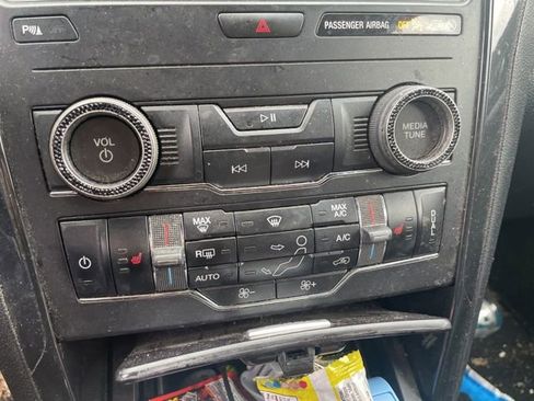 Used 2019 Ford Explorer XLT w/ Equipment Group 202A image 18