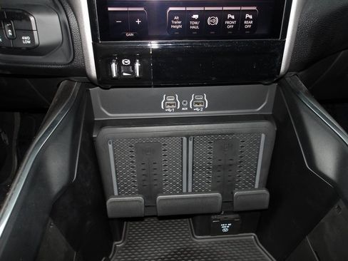 Used 2025 RAM 2500 Laramie image 16