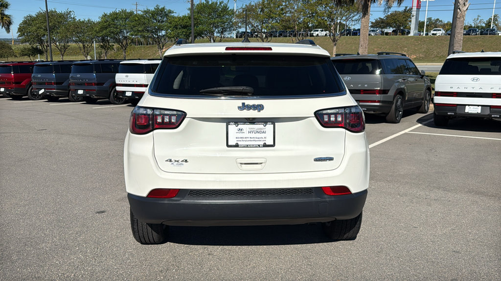 Used 2021 Jeep Compass Latitude w/ Sun and Sound Group AWD/4WD image 6