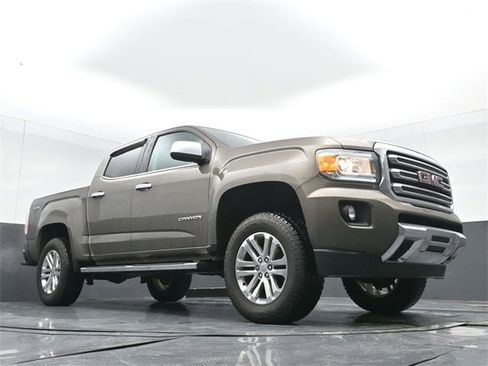 Used 2017 GMC Canyon SLT w/ Driver Alert Package image 40