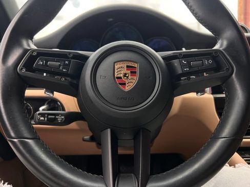 Used 2023 Porsche Macan AWD/4WD image 23