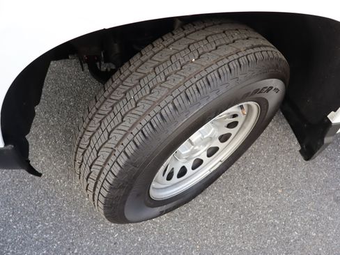 Used 2025 Chevrolet Silverado 1500 W/T w/ WT Value Package image 37