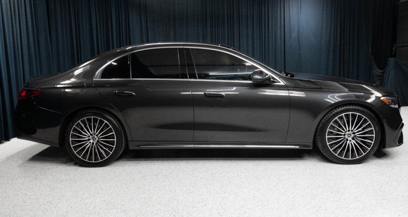New 2027 Mercedes-Benz E 450 4MATIC Sedan image 4