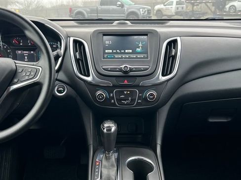 Used 2018 Chevrolet Equinox LT image 23